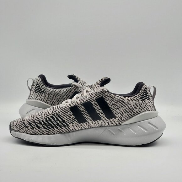 Adidas Swift Run‎ 22 Mens Gray Black Running Shoe Sneaker GZ1555 Size 6 main image 5